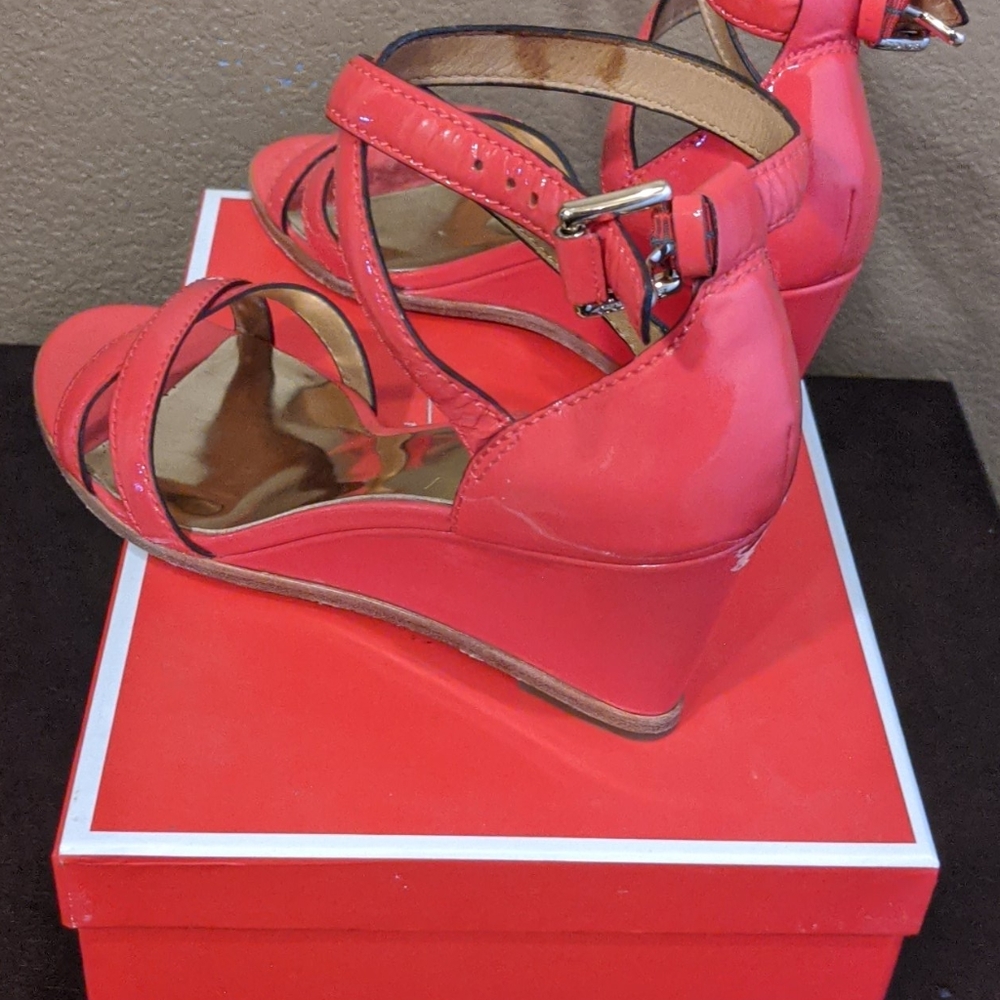 Shoes - Picture 2 of 3